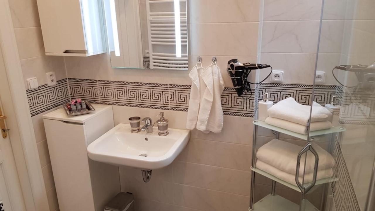 Pragueone Apartment,A/C,Terrace מראה חיצוני תמונה
